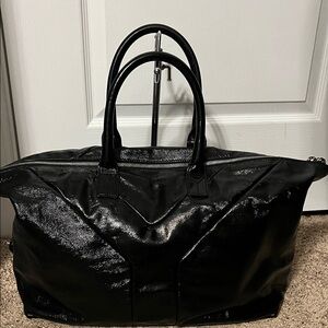 3325 YSL Patent leather tote